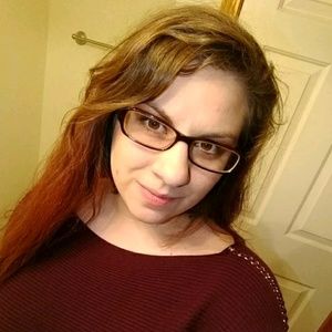 Meet your Posher, Holly